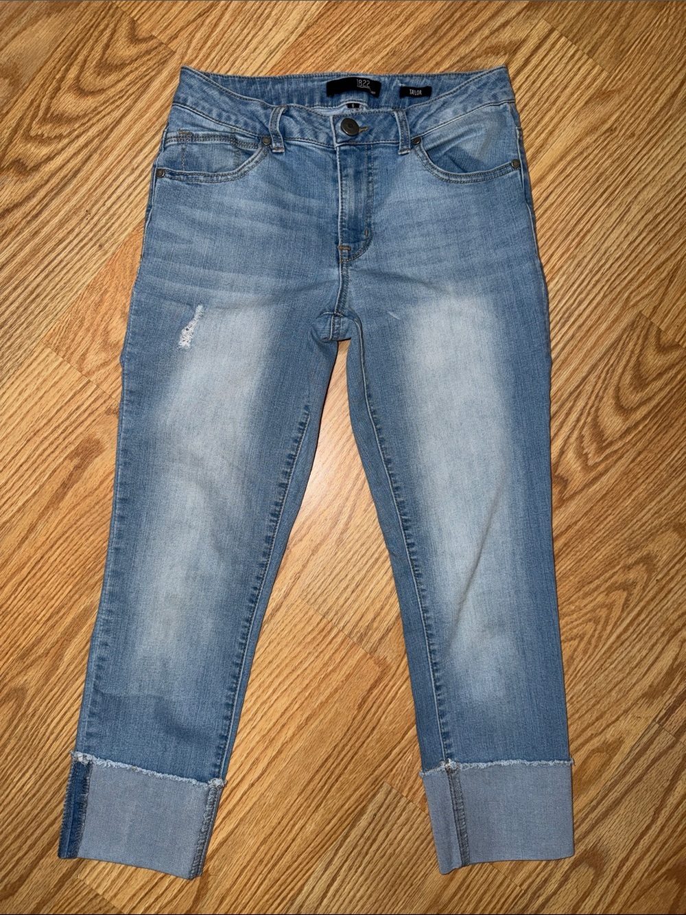 1822 Denim Light Blue Cropped Ankle Jeans
